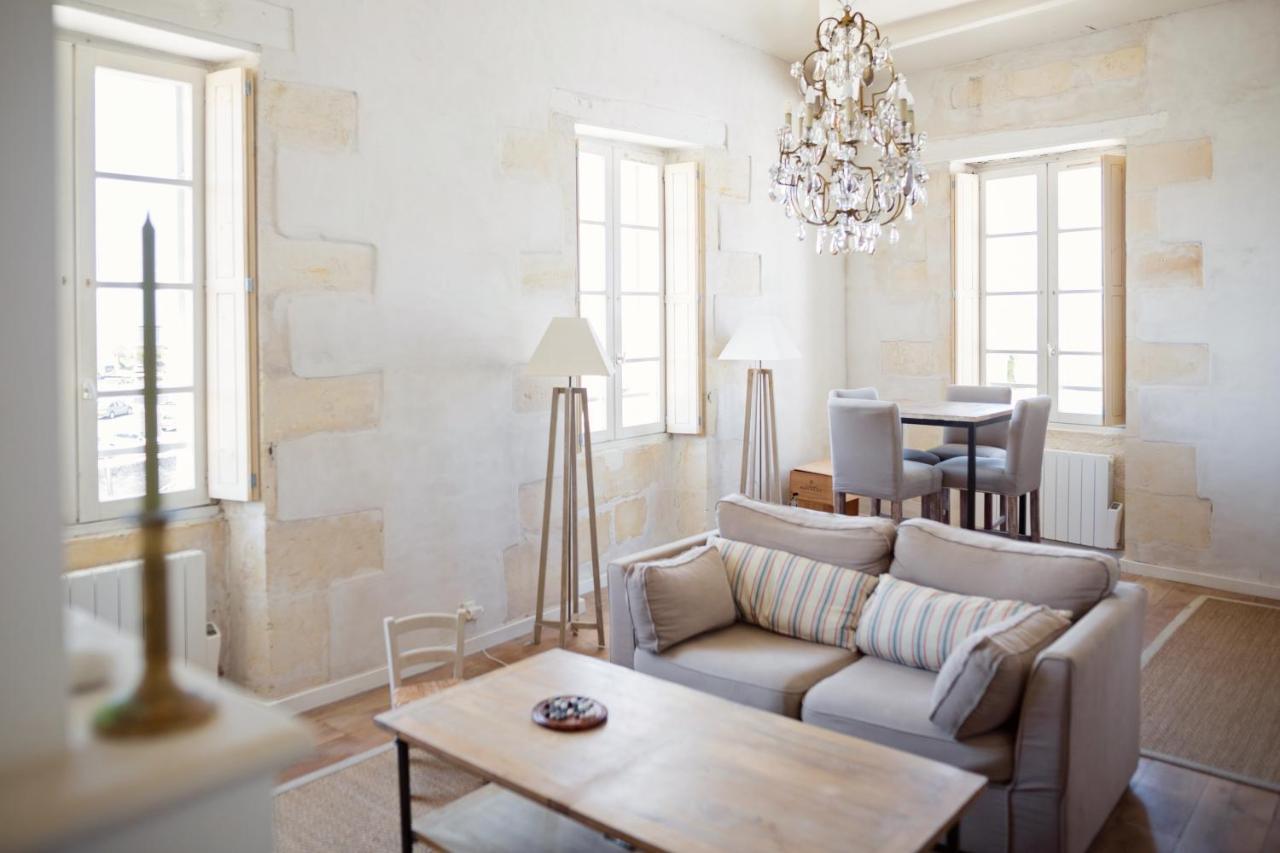 XVIII Century Gem With Magnificent Views Of The Harbour With A Private Garage Daire Saint-Martin-de-Ré Dış mekan fotoğraf