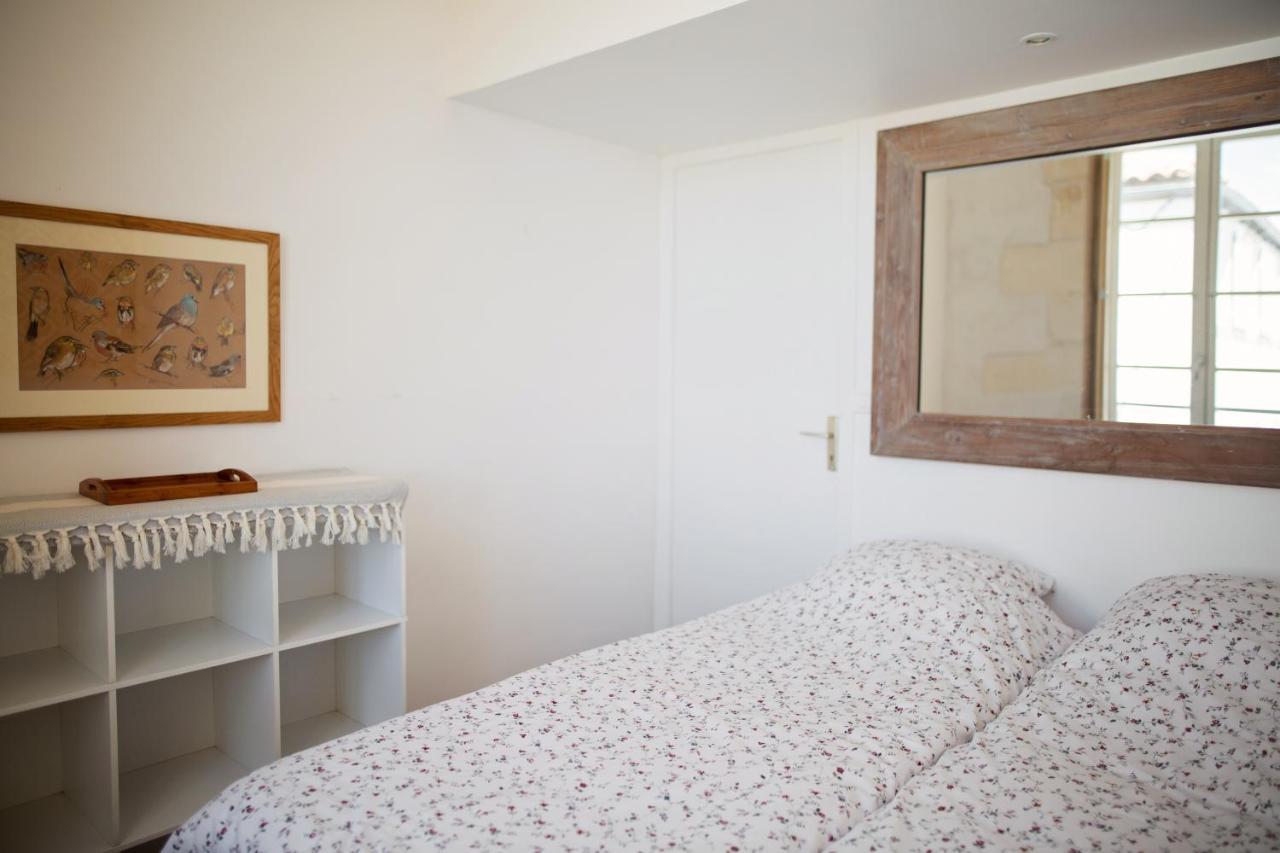 XVIII Century Gem With Magnificent Views Of The Harbour With A Private Garage Daire Saint-Martin-de-Ré Dış mekan fotoğraf
